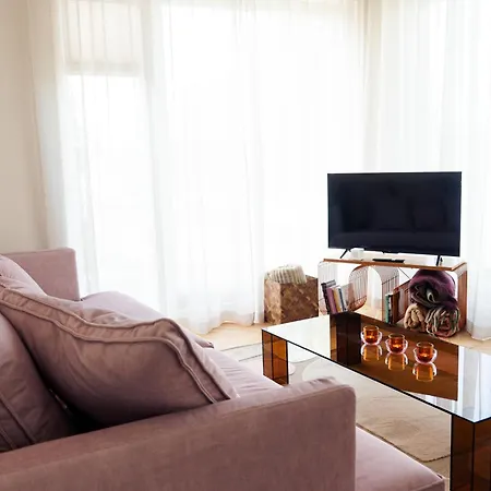 Jaanson Residences With Free Sauna & Free Parking Appartement