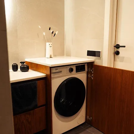 Jaanson Residences With Free Sauna & Free Parking